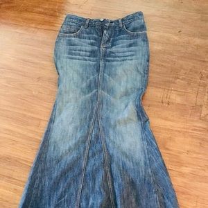 Bebé denim mermaid long skirt size 27 waist
